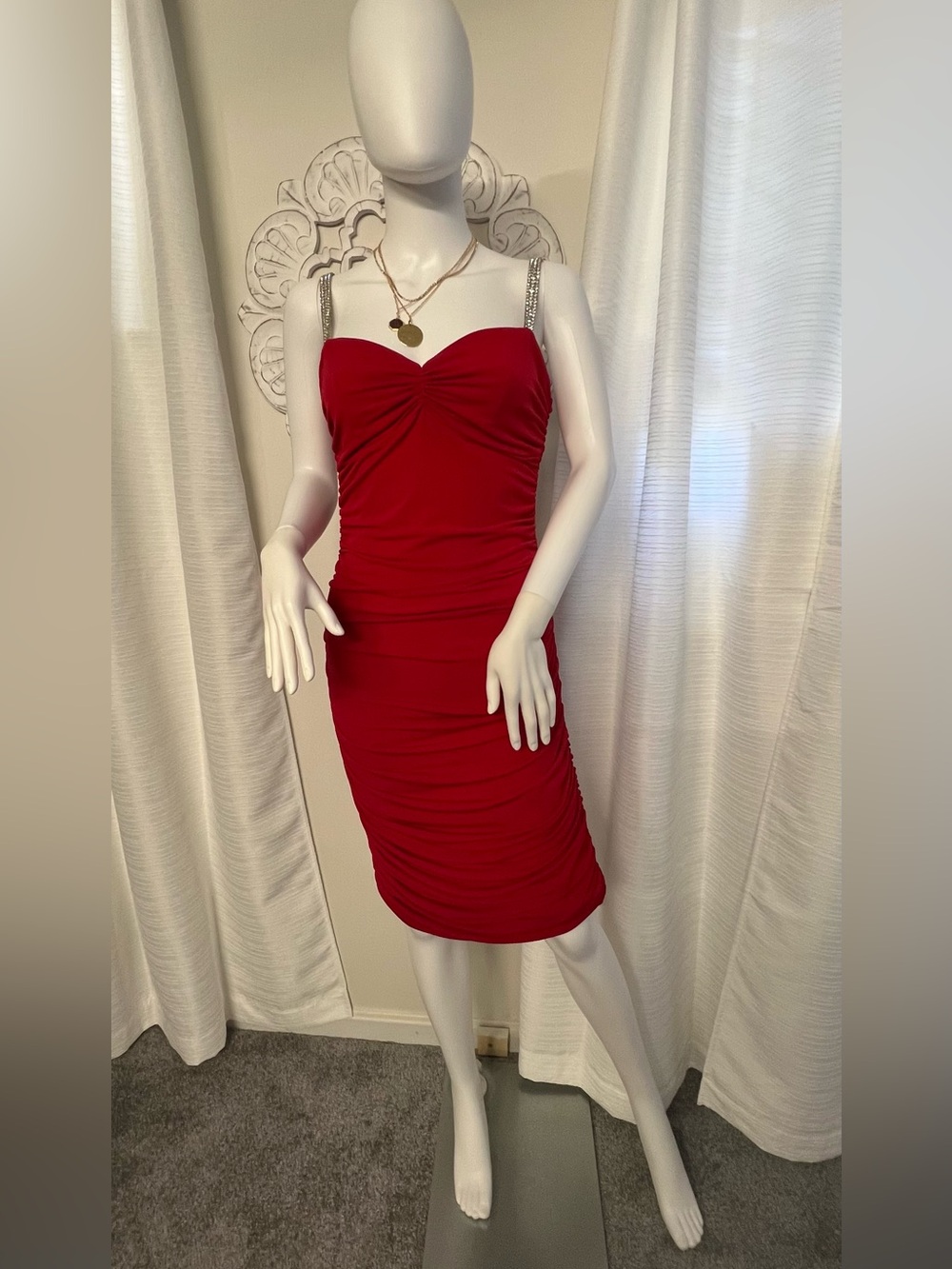 Elegant Red Draped Dress
-Small size
-Pre Owned

- Feel free to send an offer.